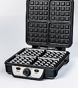 Ravanson GR-7030 waffle iron 4 waffle(s) 1100 W Black