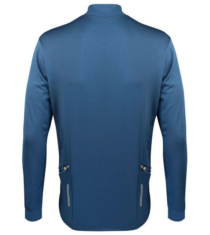 Tricou din tesatura COOLMAX, ideal in sezonul cald, tesatura speciala Coolmax combina perfect transferarea transpratiei de pe piele pe suprafata exterioara a materialului si uscarea rapida, creand in acelasi timp o senzatie placuta de racoare, testate in c