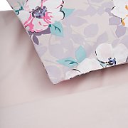  King Size Bed Set
100% cotton, density 132 TC
Set containes 2 pillow cases 50x70 cm , one flat sheet 220x240 cm and one duvet cover  200x220 cm 
Closing system : envelop for pillow and buttons for duvet cover  