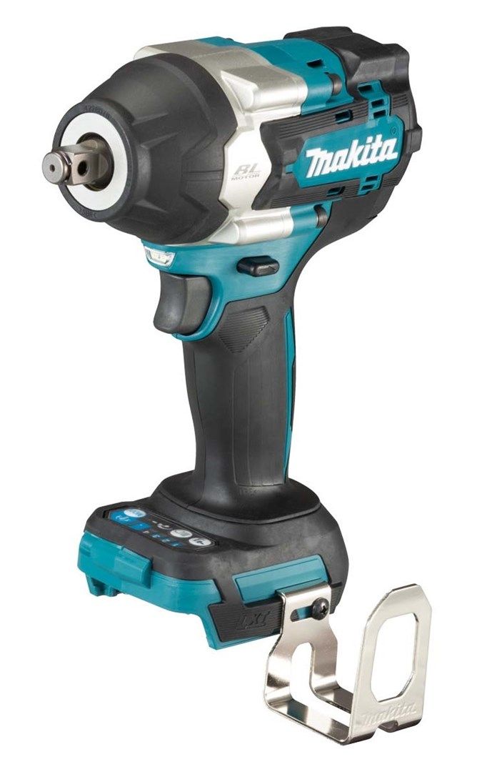 MAKITA IMPACT WRENCH 18V 1/2  700Nm WITHOUT BATTERIES & DTW700Z CHARGER