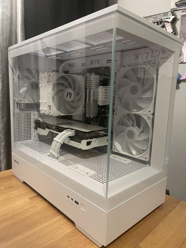 CARCASA Zalman  P30 , mini tower, gaming, fara sursa, suporta 9xfan, 3xfan inclus, , USB 3.1 gen1 x 1, USB Type-C, audio+mic, 5 sloturi expansiune, alb,  P30 White  (timbru verde 0.24lei)