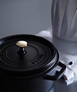 Staub Round Cast Iron Pot - Black  2.6 ltr