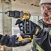 18V XR Drill Screw. with a stroke in tstak