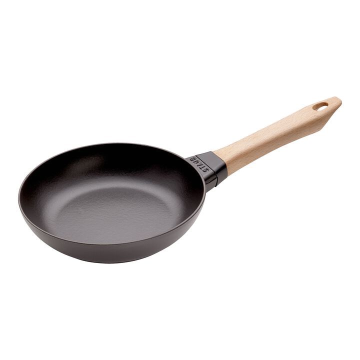 Cast iron frying pan with wooden handle Staub - 26 cm