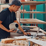 Laptop Hp EliteBook 655 G10, 15.6 inch 1920 x 1080, AMD Ryzen 7 7730U (8 C / 16 T, 2.0 GHz - 4.5 GHz, 4 MB + 16 MB cache), 16 GB DDR4, 512 GB SSD, AMD Radeon Vega 8, Windows 11 Pro