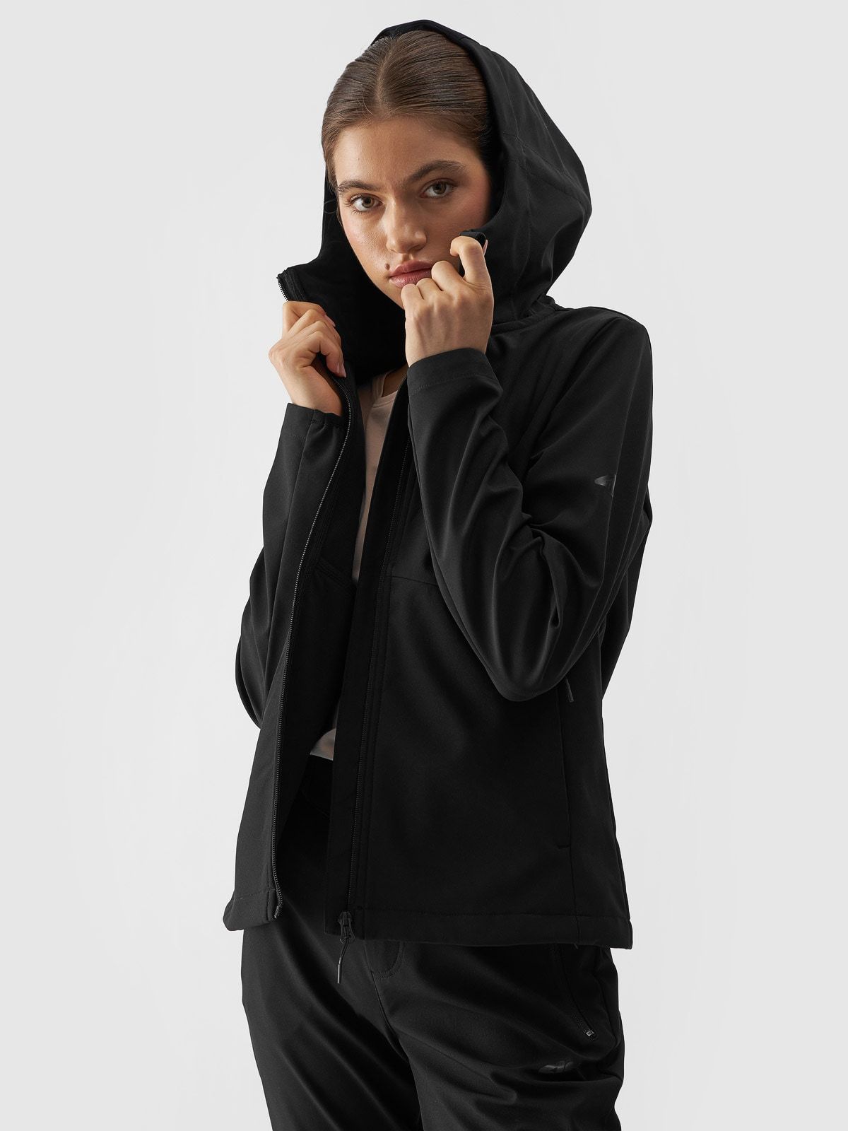 Kurtka damska softshell 4F F285 głęboka czerń 4FWAW24TSOFF285 20S  XL