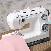 Husqvarna Onyx 25 sewing machine