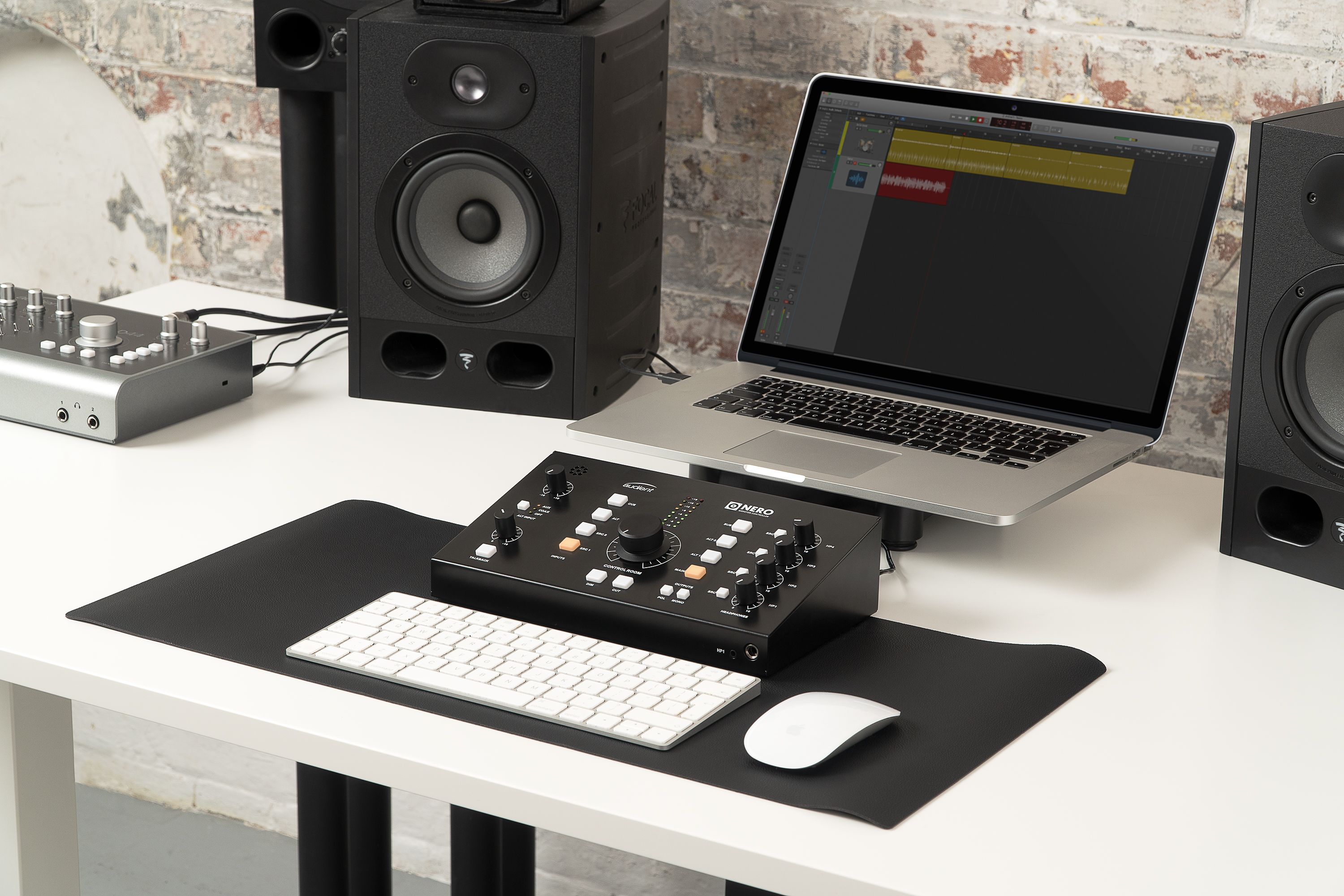 Audient NERO - listening monitor controller