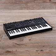 Sequential Take 5 - polyphonic analogue synthesiser