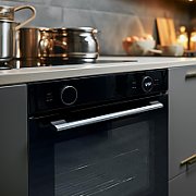 Cuptor incorporabil Heinner HBO-M7210GCDRC-GBK, multifunctional, Clasa energetica A+, Capacitate 72 L, Timer digital, Display touch,  Autocuratare catalitica, 10 Functii, Functie pizza, Gatire asistata de ventilatie, Grill, Functie dezghetare, Lumina cuptor, Blocare acces copii, Geam dublu